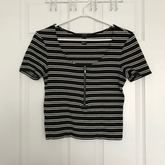 FOREVER 21 Scoop Neck Zipper Top L Black White Horizontal Stripes Short Sleeve - Picture 1 of 3